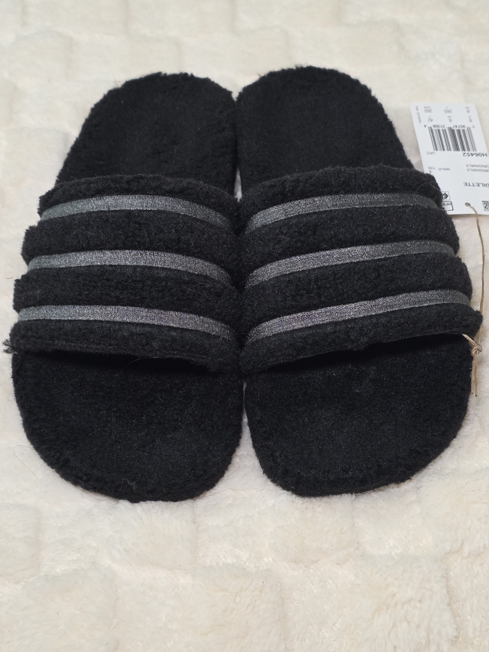 ADIDAS ORIGINALS ADILETTE COZY SLIDES CORE BLACK / GREY COLORWAY M8/W9 (H06452)